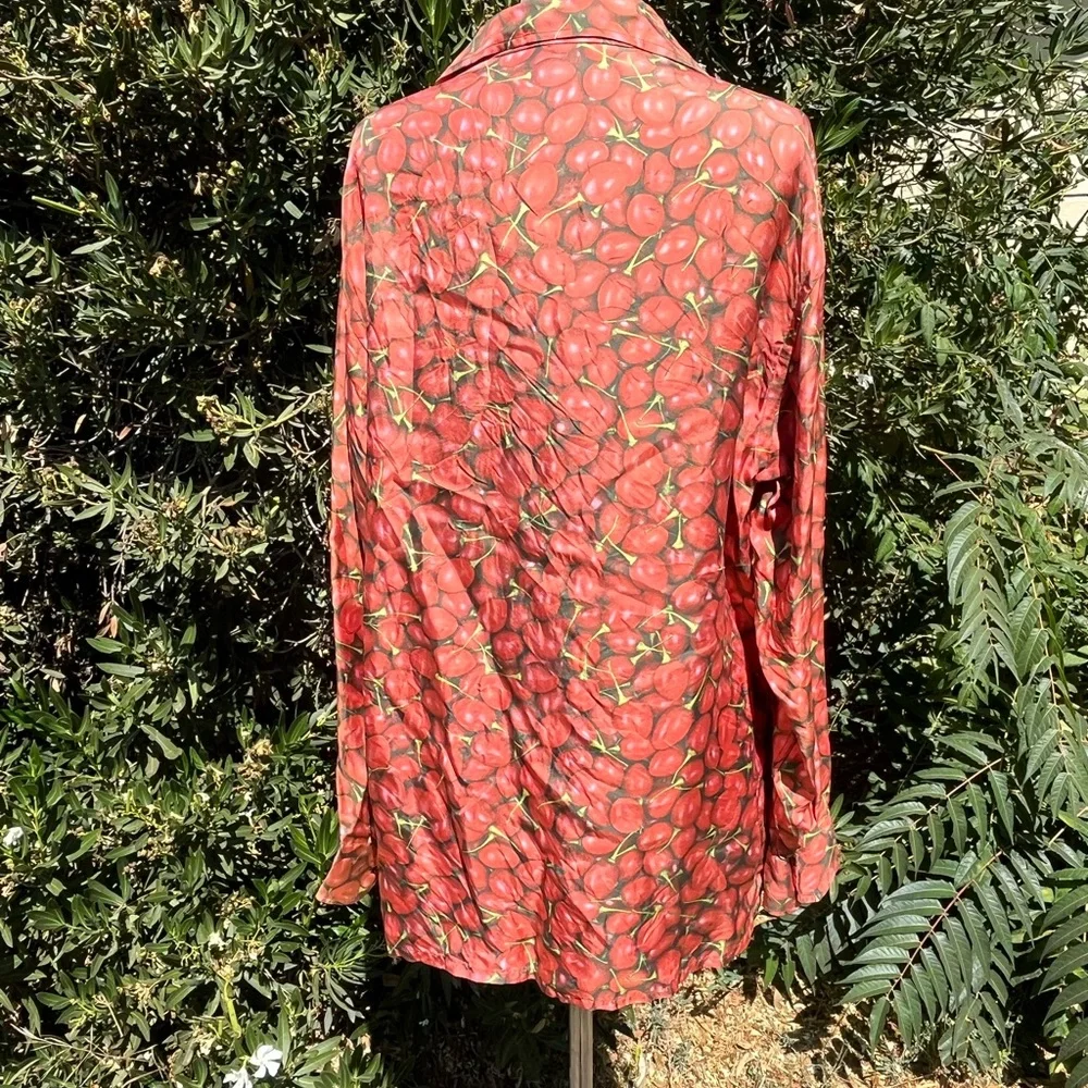 Vintage 1970’s silk Robert Charles button up shirt with passion fruit motif - Picture 2 of 7
